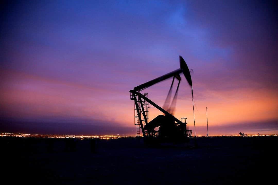 El petróleo escala y vuelve a US$100 ante mayor tensión entre Estados Unidos e Irán