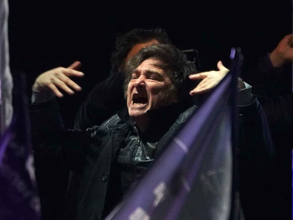 “Están luchando por pagar deudas”: Financial Times advirtió por la morosidad récord en Argentina