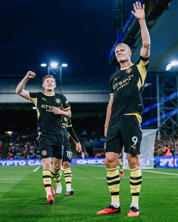 El Manchester City goleó al Crystal Palace y lidera la Premier League