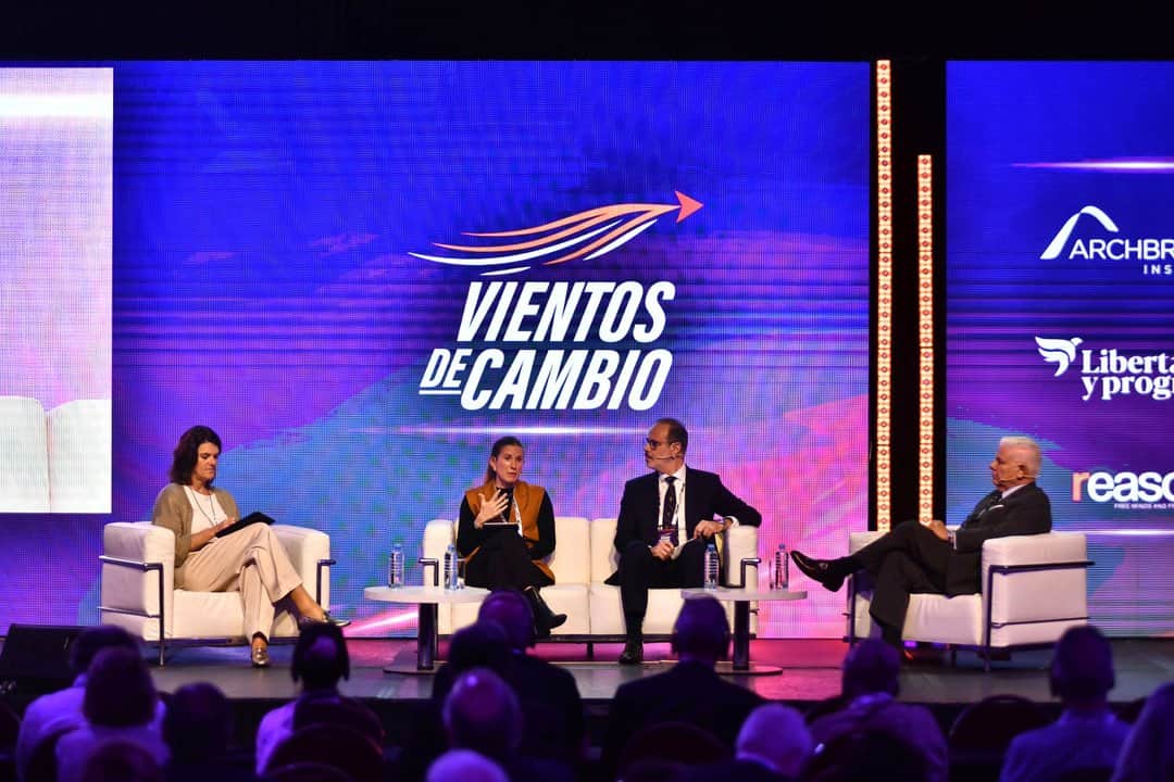 Legisladores de Argentina, Brasil y Perú coincidieron en mantener el rumbo político y económico en la región