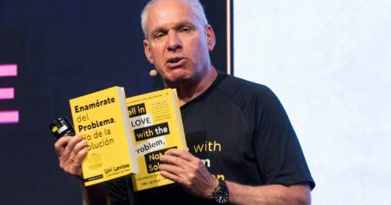 El creador de Waze defiende que un problema común puede ser una oportunidad para emprender