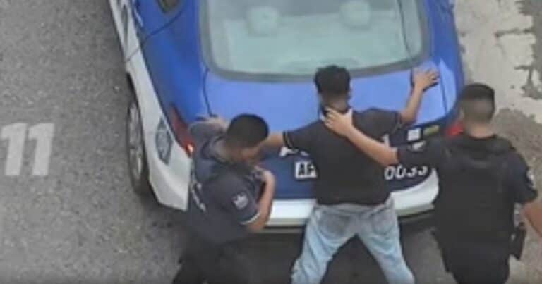 Tiene 15 años y lo detuvieron por robar dos veces en sólo 12 horas: el video de su violento ataque en «la cueva de los ladrones»