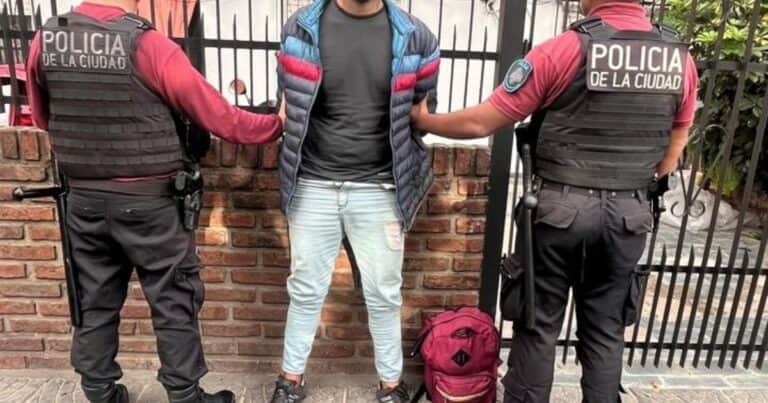 El detenido por el crimen de Parque Chacabuco podría haber sido ya condenado y estar detenido por sus antecedentes