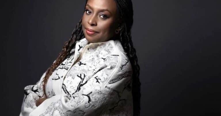 Chimamanda Ngozi Adichie: «¿Qué parte de los sueños de una mujer son realmente suyos?»