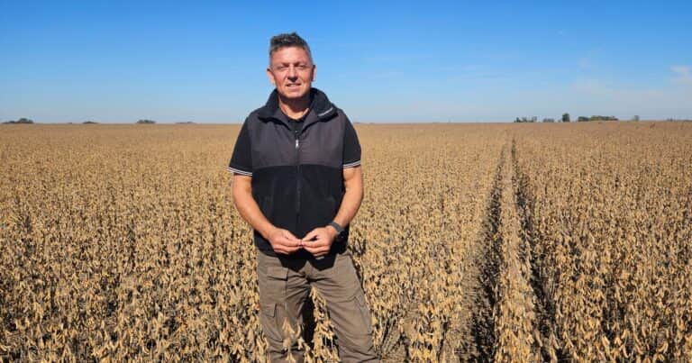 La nueva vida de Guillermo Ortelli, uno de los máximos ídolos del automovilismo: vive en el campo y se dedica a la cosecha