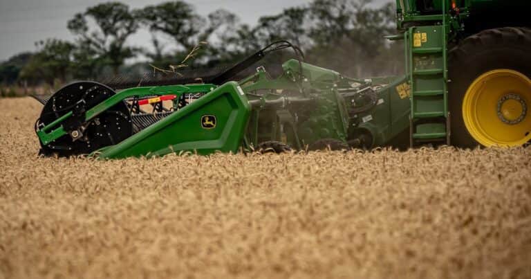 «Entorno económico y financiero más predecible»: una multinacional bajó nuevamente los precios de sus máquinas agrícolas