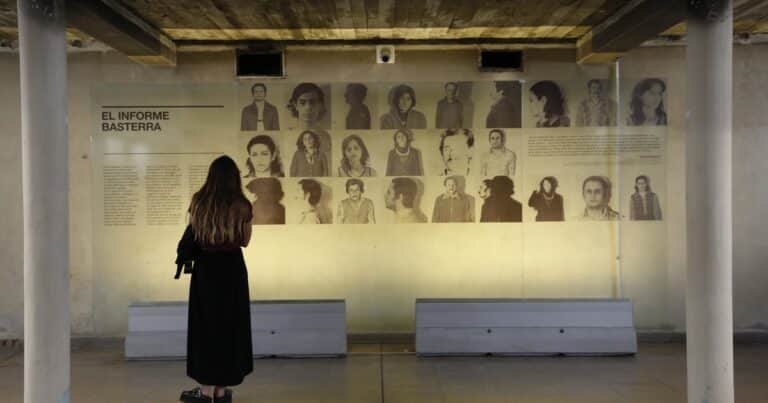 El Gobierno echó a la directora del Museo de la ex ESMA y la asociación de sobrevivientes salió a repudiar la medida