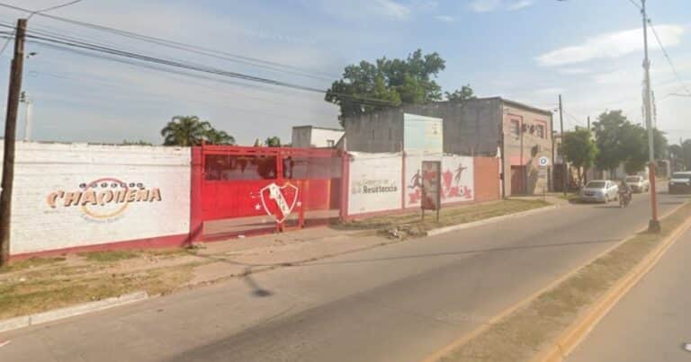 Asesinan a un joven a puñaladas en una pelea afuera del bar de un club en Chaco