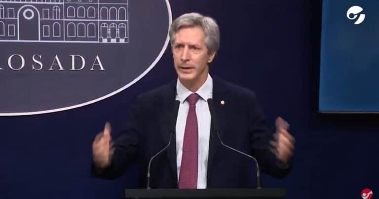Acusaciones entre los bancos y el Gobierno por la suba de las tasas