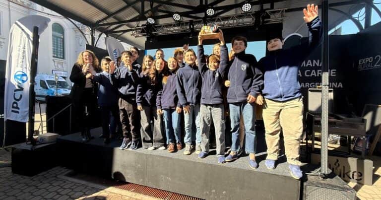 Alumnos correntinos, los primeros Grandes Campeones