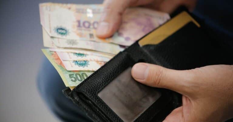 Con más gastos en el hogar, los salarios pretendidos superaron a la inflación en el primer semestre