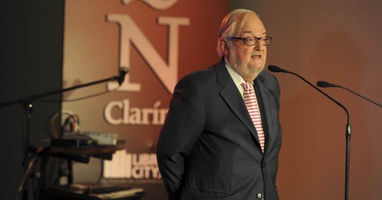 Mañana al mediodía arrojarán al río las cenizas del editor Daniel Divinsky, tal como él pidió