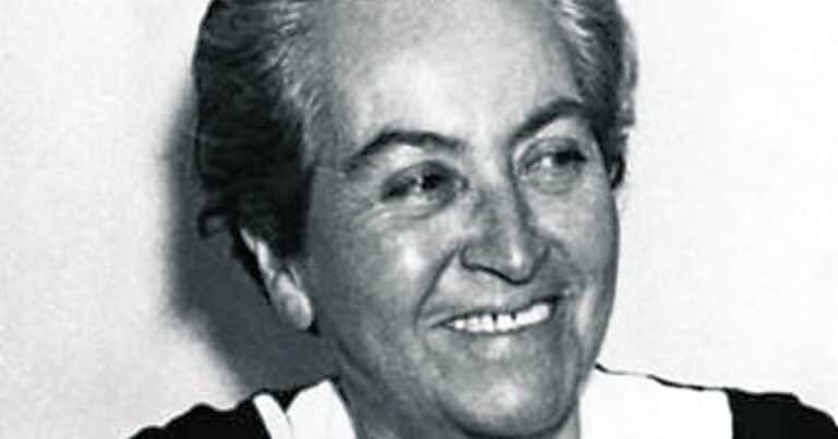 Gabriela Mistral, ‘la mujer de tres siglos’ cuya voz sigue siendo esencial en el siglo XXI