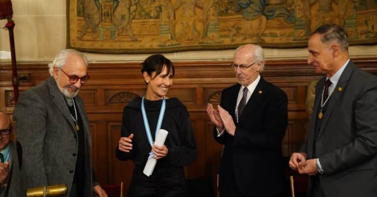 Esther Cross ya integra oficialmente la Academia Argentina de Letras