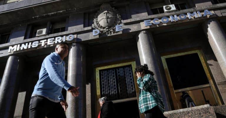 Por el costo fiscal de las retenciones cero, el Gobierno necesitará reforzar el ajuste del gasto para cumplir con el FMI