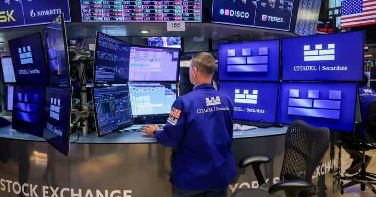El dólar mayorista cede por primera vez en cinco ruedas, mientras siguen bajando los bonos