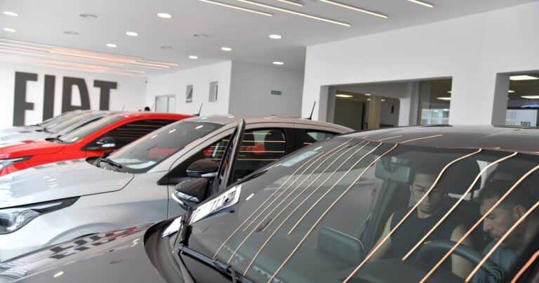 Freno de mano a la financiación para la venta de autos
