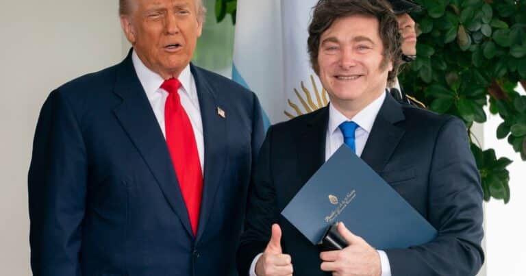 Duro artículo en EE.UU.: Los granjeros estadounidenses ya no quieren a Trump por su «extraña fijación» de ayudar a la Argentina