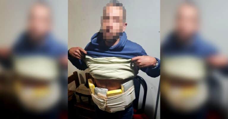 Expreso de medianoche argento: detienen a un hombre que llevaba escondido más de cuatro kilos de cocaína adosados al cuerpo