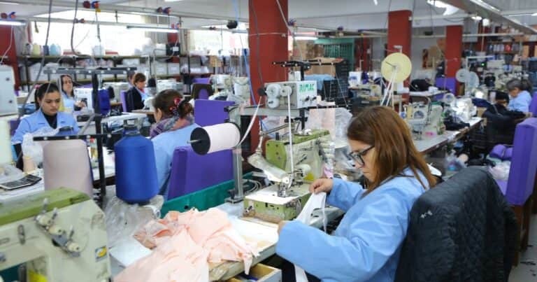 Textiles en crisis: le plantearon al Gobierno que las cargas sociales se paguen a cuenta de IVA