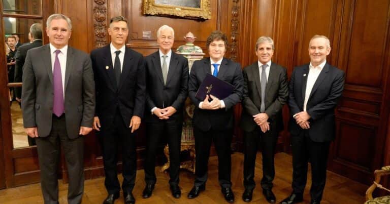 Milei suma a Caputo a su gira en EE.UU. y crecen expectativas por el paquete de US$ 40.000 millones