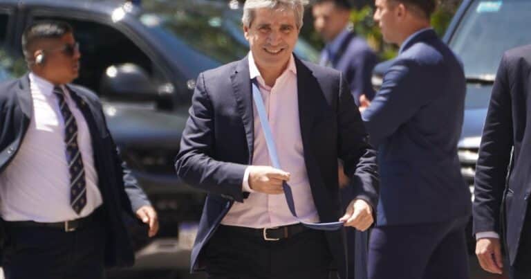 En vísperas de la Navidad, el Gobierno modificó el presupuesto con “regalos y castigos”
