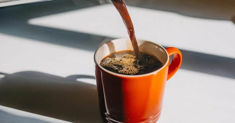 Café con snacks, la apuesta productiva de los Cinco Hispanos