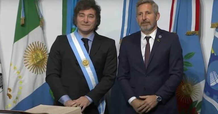 Milei sale al rescate de un gobernador aliado: le da $ 220.000 millones para pagar aguinaldos y deuda