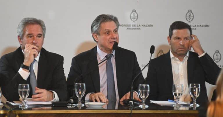 Un funcionario de Caputo podría ser el ministro de Economía del nuevo presidente de Chile