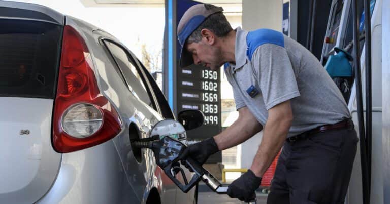 Nafta y gasoil: hay diferencias de hasta $ 300 por litro entre la provincia más cara y la más barata para llenar el tanque