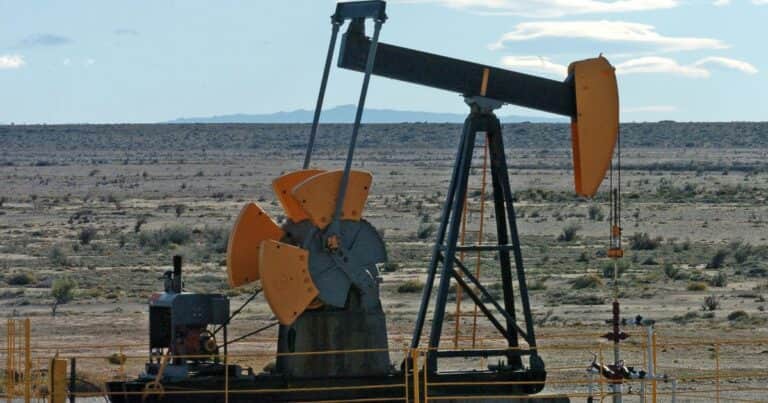 El Gobierno bajó las retenciones al petróleo convencional, donde la producción cayó 40%, a la par del boom de Vaca Muerta