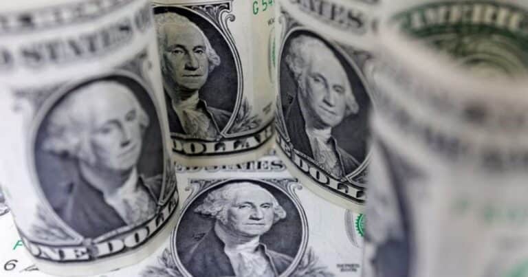 El dólar bajó 40 pesos en diez días y busca un nuevo piso
