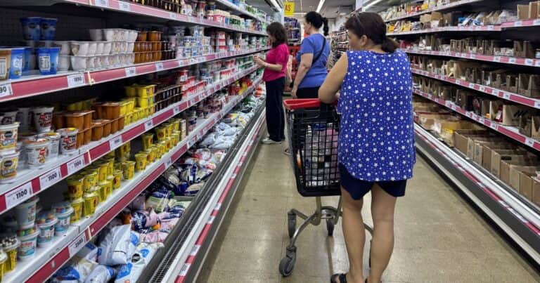 Consumo masivo: cómo terminó 2025 tras la fuerte caída de 2024 y cómo cambiaron los hábitos de compra