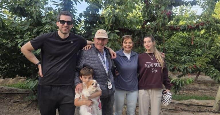 La empresa familiar que nació como hobby y hoy exporta 800 mil kilos por año de una fruta fina codiciada en el mundo