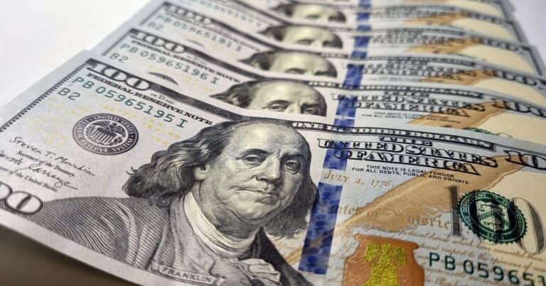 Dólar «controlado»: el Tesoro habría intervenido en el mercado de cambios para evitar una mayor suba