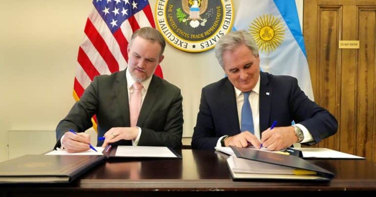 La letra chica del acuerdo comercial con Estados Unidos: los 10 sectores que son clave en el documento de la Casa Blanca