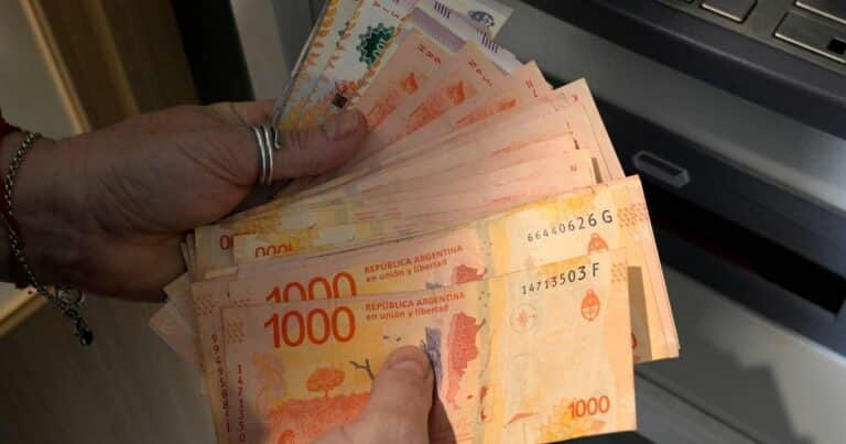 Desde marzo cambia el límite para extraer dinero en cajeros automáticos: cuánto se podrá retirar