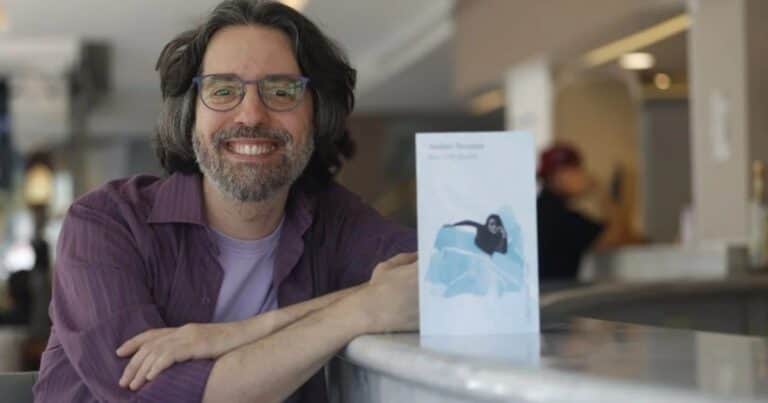 Andrés Neuman: «Nos parece que nuestras vivencias son únicas, por eso nos cuesta compartirlo»