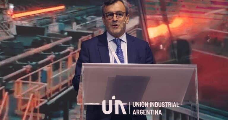 La UIA le responde a Milei por los ataques a Rocca y dice que fue un «agravio injusto» que afecta el clima de negocios