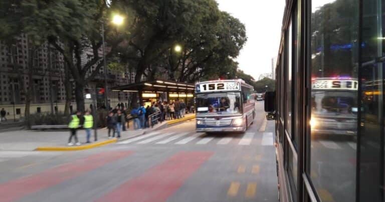 Ya rige el aumento de colectivos en el AMBA: el boleto mínimo sube a $700