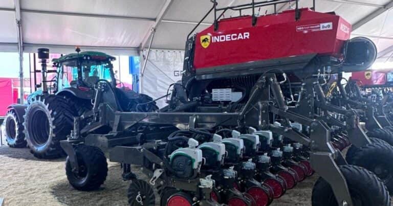 Presentan una marca china de tractores en el país y lanzan una inédita promoción en Expoagro