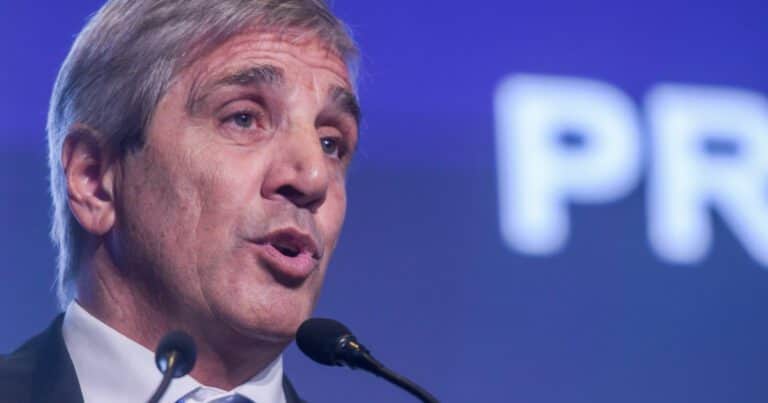 «Vivir con lo nuestro» financiero: por qué el Gobierno decidió quedarse afuera de Wall Street y qué opciones tiene para pagar la deuda
