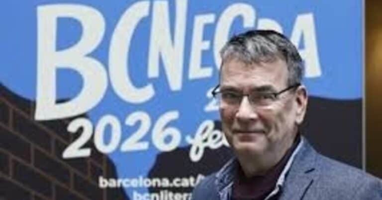 Mick Herron: «Me alejo de los acontecimientos actuales»
