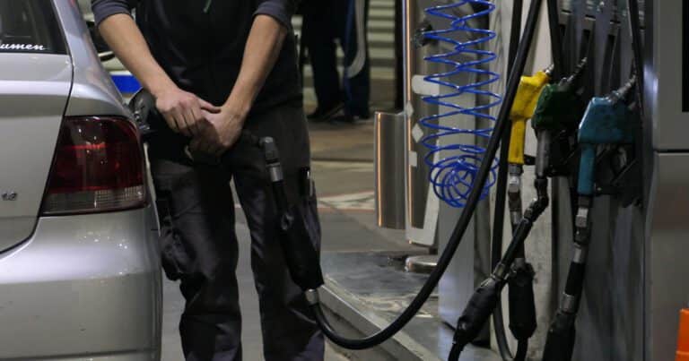 Qué efectos tendrá la guerra en Irán en el precio de la nafta, la inflación y las exportaciones argentinas de petróleo y gas