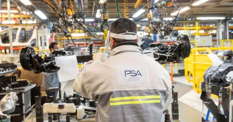 La fábrica de Peugeot de El Palomar eliminará un turno de producción a partir de mayo y abre una lista de retiros voluntarios