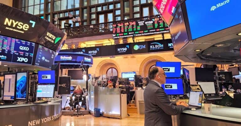 Post fallo de YPF vuelven a rebotar las acciones, pero el riesgo país supera los 620 puntos