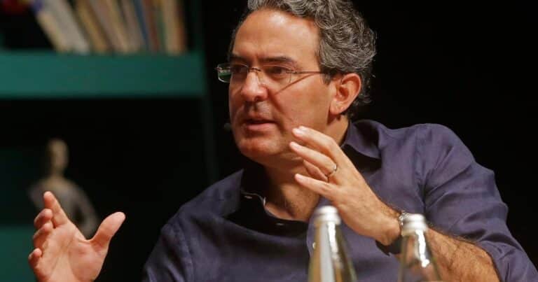Juan Gabriel Vásquez: “Hay fuerzas que quieren que desaparezca el periodismo”