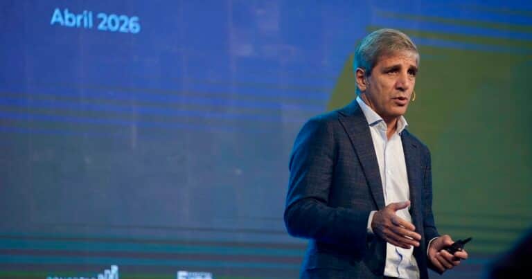 Caputo, optimista ante empresarios: anticipó que la inflación de abril fue más baja y que la actividad volverá a crecer