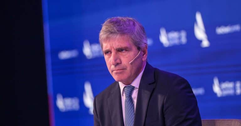 Caputo llega a Washington: charla en el JP Morgan y reunión con la jefa del FMI
