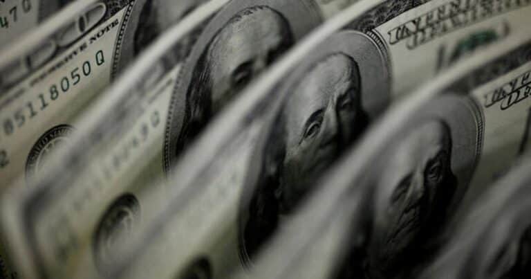 Pese a la baja del dólar, la inflación agotó en el primer trimestre la meta que soñó el Gobierno para todo el año